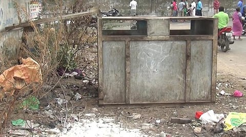 முத்துலெட்சுமணின் தாயாரின் சடலம் வீசப்பட்டிருந்த குப்பைத்தொட்டி