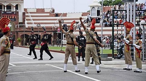 ஈத் பண்டிகை: எல்லையில் இந்திய-பாக். வீரர்களிடையே இனிப்புகள் பரிமாற்றம் நடைபெறவில்லை