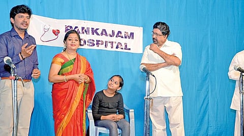 ‘இதோ எந்தன் தெய்வம்’ நாடகத்தில் ஒரு காட்சி.