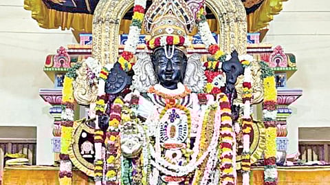 நின்றக் கோலத்தில் அத்திவரதர் | கோப்புப் படம்