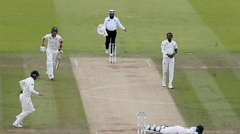 ஆர்ச்சர் பந்தில் அடி வாங்கிய ஸ்மித்: காலை எழுந்தபோது தலைவலி, அயர்ச்சி- ஹெடிங்லே டெஸ்ட் ஆடுவதும் சந்தேகம்