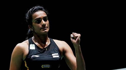 உலக சாம்பியன்ஷிப் பேட்மிண்டன்: பி.வி. சிந்து தங்கம் வென்று வரலாற்று சாதனை