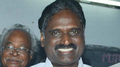 அரசு ஆரம்ப சுகாதார நிலையத்துக்கு ரூ.40 லட்சம் மதிப்பிலான ஒரு ஏக்கர் நிலம் தானம்: திமுக முன்னாள் எம்பி வழங்கினார்