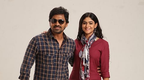 முதல் பார்வை: சிக்சர்