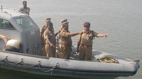 பழுதான படகுகள், குறைவான போலீஸார்: 1071 கி.மீ நீள கடல் பாதுகாப்புக்கு 12 படகுகள்; பற்றாகுறையில் கடலோர காவல் குழுமம்