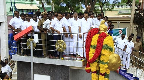 அதிமுக அமைச்சரவை சுற்றுலா அமைச்சரவையாக செயல்படுகின்றது: ஸ்டாலின் குற்றச்சாட்டு