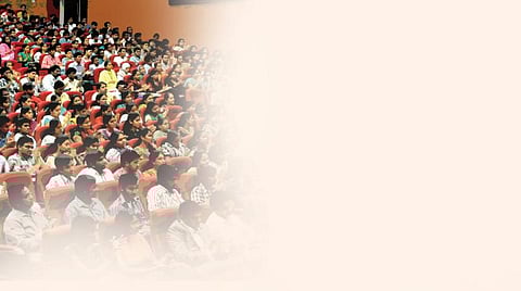 இணையகளம்: எங்கெங்கு காணினும் சூரைமொக்கை இளைஞர் குழாமா?