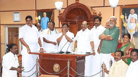 துணை சபாநாயகராக பதவியேற்றுக்கொண்ட பாலன்