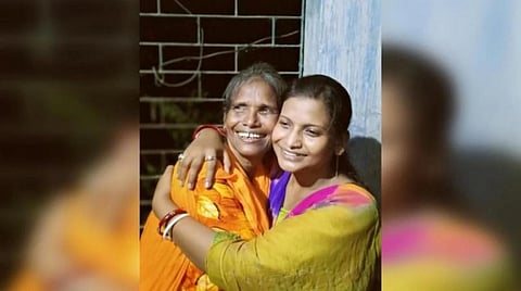 ”என் அம்மா ரயில்களில் பாடிக்கொண்டிருந்தது குறித்து எனக்குத் தெரியாது” - நெட்டிசன்களின் கிண்டலுக்கு ரானு மொண்டாலின் மகள் பதில்