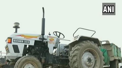 குருகிராமில் அபராதம் விதிக்கப்பட்ட டிராக்டர் : படம் ஏஎன்ஐ