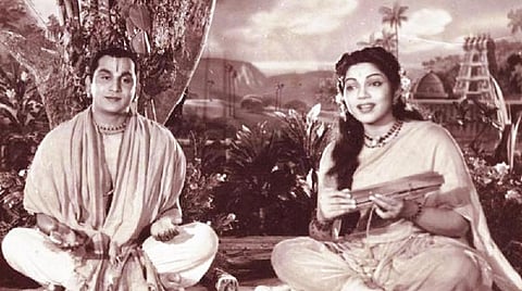 தரைக்கு வந்த தாரகை 29: அழகான பொண்ணு நான்!