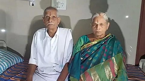 உலகிலேயே முதல்முறை: 74 வயதில் இரட்டைக் குழந்தைகளைப் பெற்றெடுத்த தாய்