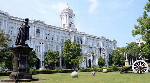 சென்னையில் வீடுகள், குடியிருப்புகளில் உள்ள சட்டவிரோத கடைகளுக்கு வணிகத்துக்கான சொத்து வரி, குடிநீர், மின் கட்டணம் வசூலிக்காததால் மாநகராட்சிக்கு ரூ.100 கோடி இழப்பு: முறைப்படுத்தும் பணிகள் தொடங்கப்படவில்லை என அதிகாரிகள் தகவல்