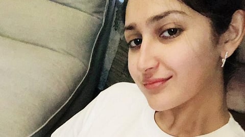 #ProudWife : பெருமிதப்பட்ட ஆர்யா மனைவி சயீஷா