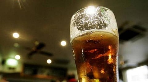 ஒரு பீருக்கு 50,000 பவுண்ட் பில் : இங்கிலாந்தில் அதிர்ச்சிக்குள்ளான ஆஸ்திரேலியர்