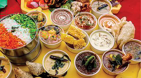 காஷ்மீர் மக்களை வரவேற்கும் விதத்தில் டெல்லி ஓட்டலில் ‘ஆர்ட்டிக்கிள் 370 தாளி’ உணவு