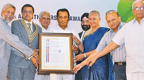 பெருவெள்ளமாகிய சிறுதுளி