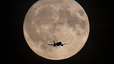 நிலவின் தென் துருவ பகுதியில் மர்மம் 