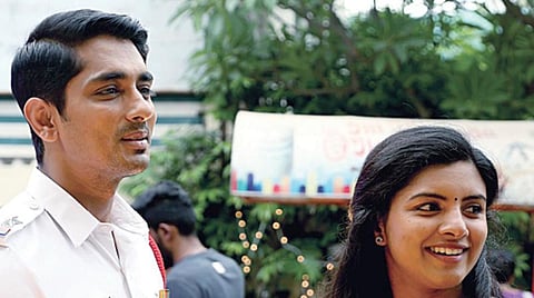 திரை விமர்சனம் - சிவப்பு மஞ்சள் பச்சை