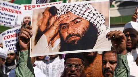 காஷ்மீர் மோதலுக்கு இடையே மசூத் அசாரை விடுதலை செய்த பாகிஸ்தான்?