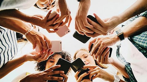 மனதைக் கெடுக்கிறதா சமூக வலைத்தளம்?