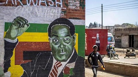 இறுதிச் சடங்குக்காக ஜிம்பாப்வே கொண்டு செல்லப்பட்ட முகாபே உடல்