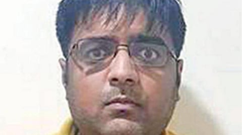 கோல்ட்மேன் சாக்ஸ் நிறுவனத்தில் ரூ.38 கோடி திருடிய துணைத் தலைவர் கைது