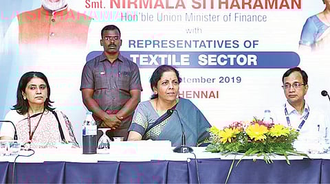 செயற்கை பஞ்சுக்கான ஜிஎஸ்டி-யை குறைக்க வேண்டும்- மத்திய நிதியமைச்சரிடம் வலியுறுத்திய ஜவுளித் துறையினர்