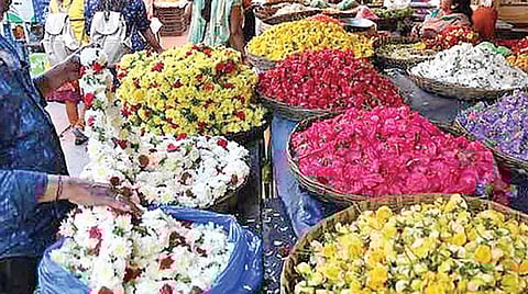 மலர் விற்பனை சரிவு