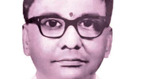  102-வது பிறந்தநாளை முன்னிட்டு தமிழக அரசு சார்பில் ராமசாமி படையாட்சியார் சிலைக்கு இன்று மரியாதை