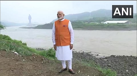 நர்மதா சரோவர் அணையை அமைந்திருக்கும் பகுதிக்கு வந்த பிரதமர் மோடி: படம் ஏஎன்ஐ
