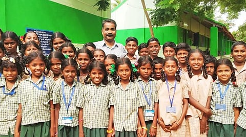 அன்பாசிரியர் 45: கருப்பையன்- 15 ஆண்டுக்கு முன்னாலேயே காலை உணவு, கல்விச்சீர், ஸ்மார்ட் வகுப்புகள்: தமிழகத்தின் முன்னோடி ஆசிரியர்!