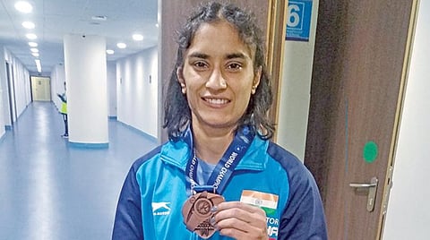 உலக மல்யுத்த சாம்பியன்ஷிப்பில் வெண்கலப் பதக்கம் வென்ற வினேஷ் போகட்.