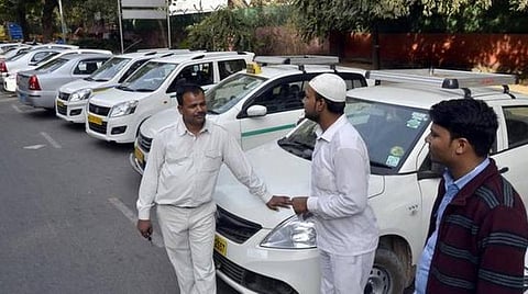 புதிய மோட்டார் வாகனச் சட்டத்துக்கு எதிர்ப்பு: தனியார் போக்குவரத்து தொழிற்சங்கங்கள் வேலைநிறுத்தத்தால் டெல்லியில் மக்கள் இயல்பு வாழ்க்கை பாதிப்பு