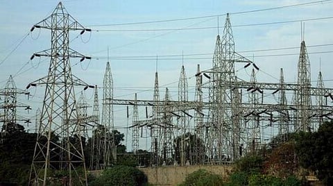 அதானி நிறுவனத்துடன் செய்து கொண்ட ஒப்பந்தப்படி ஒரு யூனிட் மின்சாரத்துக்கு ரூ.5 இழப்பா?- டான்ஜெட்கோ பதிலளிக்க நீதிபதிகள் உத்தரவு