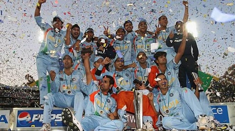 2007 உலகக் கோப்பையை வென்ற தோனி தலைமையிலான இந்திய அணி