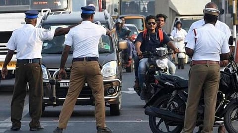 போக்குவரத்து விதிமீறல்கள்: விருதுநகரில் ஒரே நாளில் 4,262 வழக்குகள் பதிவு, ரூ.3.92 லட்சம் அபராதம் வசூல்