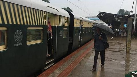 தண்டவாள பராமரிப்பு பணி காரணமாக செங்கல்பட்டு தடத்தில் 29-ம் தேதி 44 ரயில்களின் சேவை ரத்து