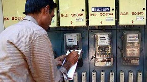 மின் வாரிய ஊழியர்களுக்கு பயோமெட்ரிக் வருகைப்பதிவு: உயர் நீதிமன்றம் நோட்டீஸ்