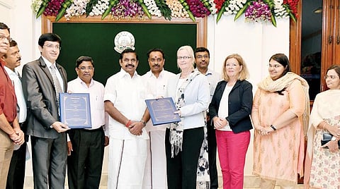 ஜெர்மன் வளர்ச்சி வங்கி கடனுதவியுடன் தமிழகத்துக்கு ரூ.1,580 கோடியில் 2,713 புதிய நவீன ரக பேருந்து: முதல்வர் பழனிசாமி முன்னிலையில் ஒப்பந்தம் கையெழுத்தானது