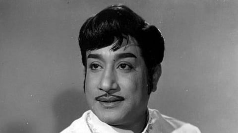 இடம் பொருள் இலக்கியம்: 5- ''சிவாஜி ஒரு சகாப்த கோபுரம்'' - நாட்டுப்புற எழுத்தாளர் பாரததேவி