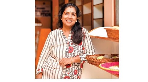 முகம் நூறு: அடுக்களையில் தொடங்கும் அழகுக்கலை