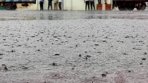 தமிழகம், புதுவையில் ஓரிரு இடங்களில் மழை பெய்ய வாய்ப்பு