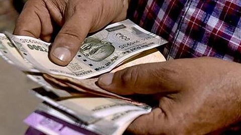 சென்னை, கோவை, தூத்துக்குடியில் அரசு அலுவலகங்களில் லஞ்ச ஒழிப்பு போலீஸார் திடீர் சோதனை: கணக்கில் வராத ரூ.5.50 லட்சம் பறிமுதல்