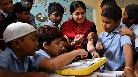 விஜயதசமியில் மாணவர் சேர்க்கை நடத்த அனுமதி 