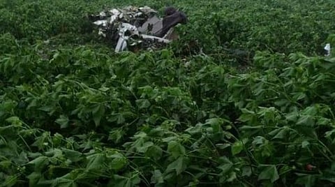 பயிற்சி விமானம் விபத்துக்குள்ளானதில் இளம் விமானிகள் இருவர் பலி