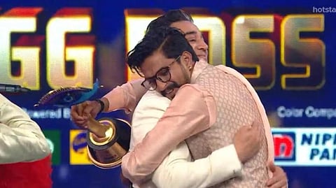 அன்பால் அரவணைத்த தமிழ்நாடு எனக்கு இன்னொரு வீடு: முகின் நெகிழ்ச்சி