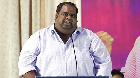 வெறும் 17 தியேட்டர்கள் மட்டும் கொடுத்தால் எப்படி வெளியிடுவது? - ரவீந்தர் சந்திரசேகரன் வேதனை