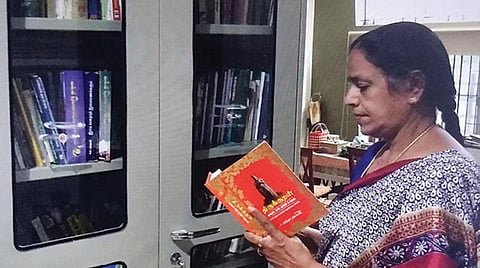 வாசிப்பை நேசிப்போம்: வரலாற்றுக்குள் செல்லும் பயணம்