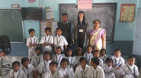 மகாராஷ்டிராவின் பட்னேரா பகுதியில் உள்ள ஆரம்பப் பள்ளியில் பெண் ரோபா வடிவத்தில் அலெக்ஸா | கோப்புப்படம்